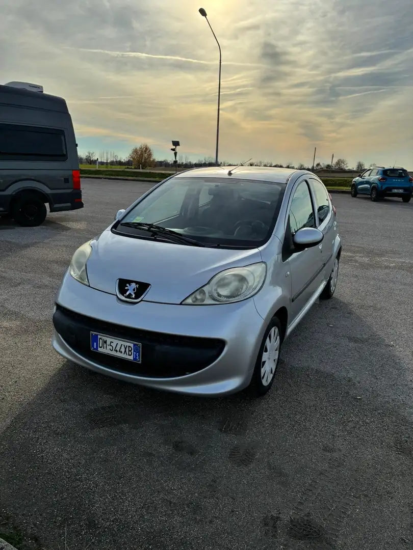 Peugeot 107 5p 1.0 12v Plaisir 2tronic - 1