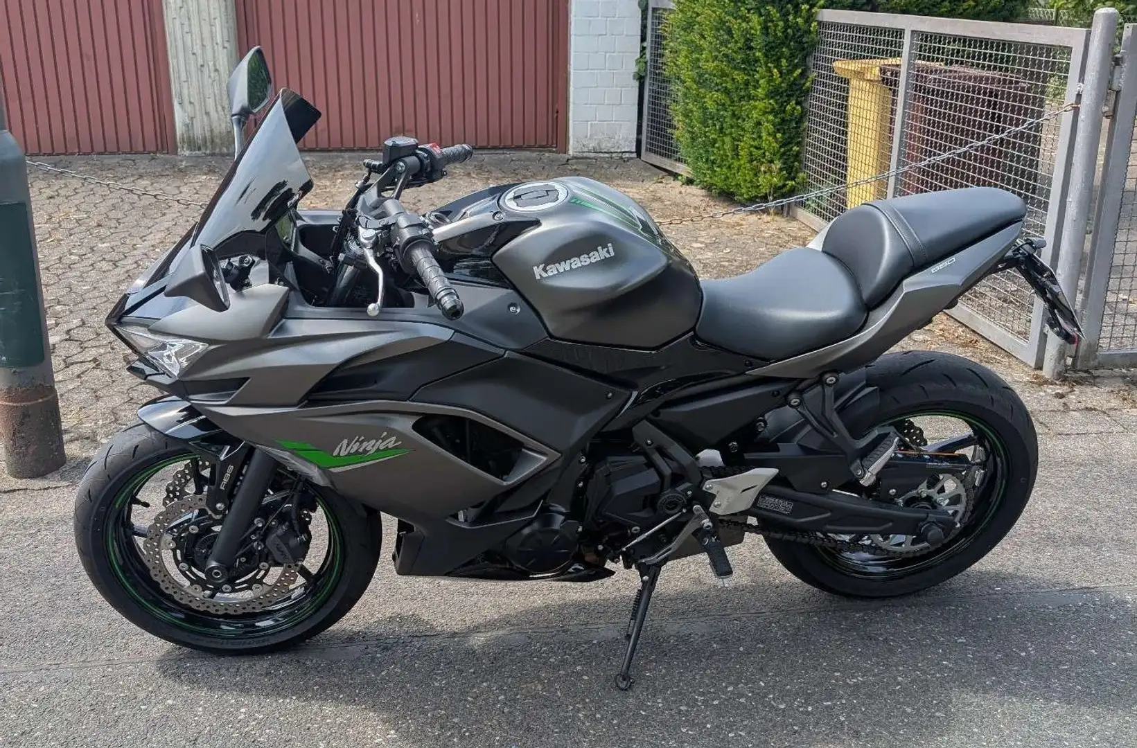 Kawasaki Ninja 650 Grigio - 2