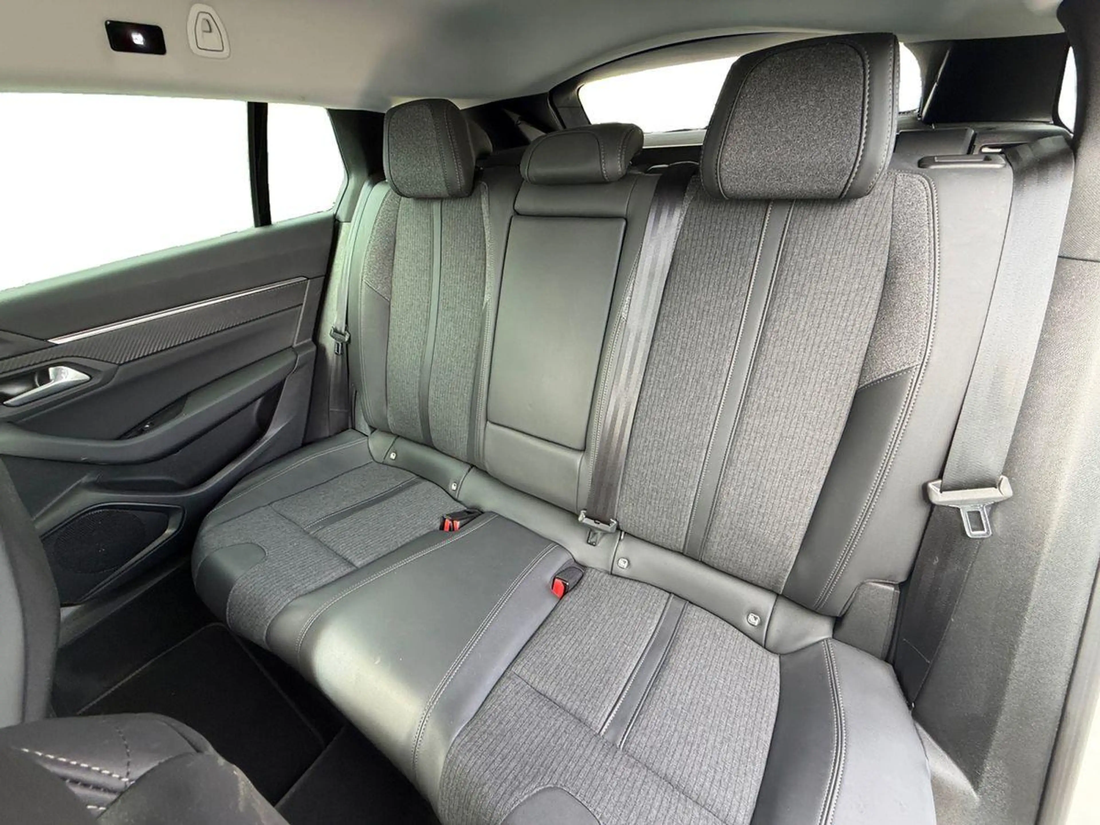 Peugeot 508 1.6 PureTech — photo 14