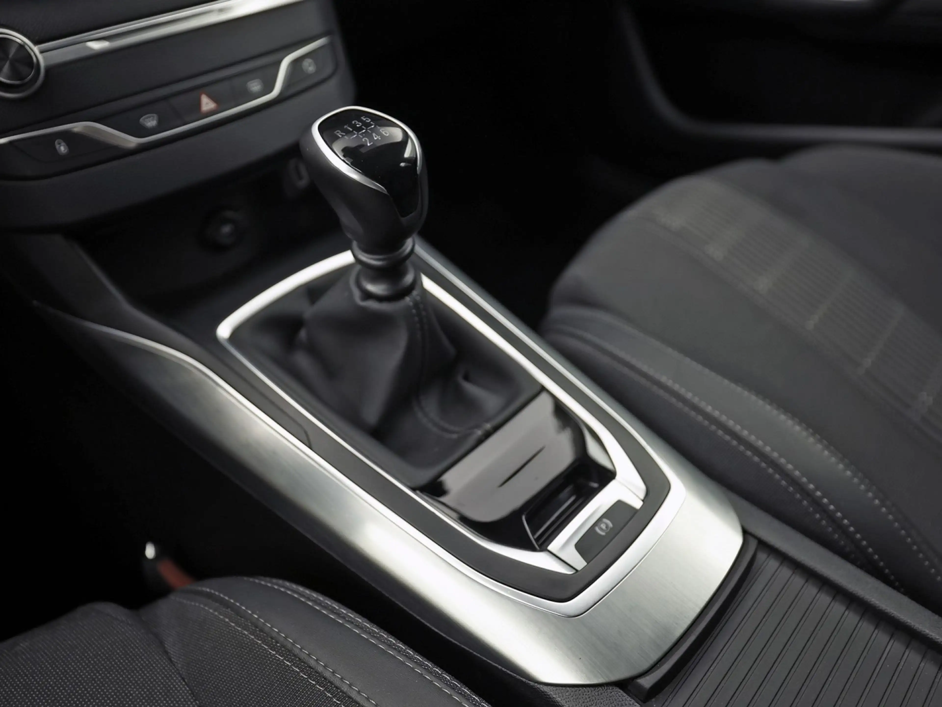 Peugeot 308 SW 1.2 PureTech Premium Sport (VIRTUAL COCKPIT, AP — photo 10