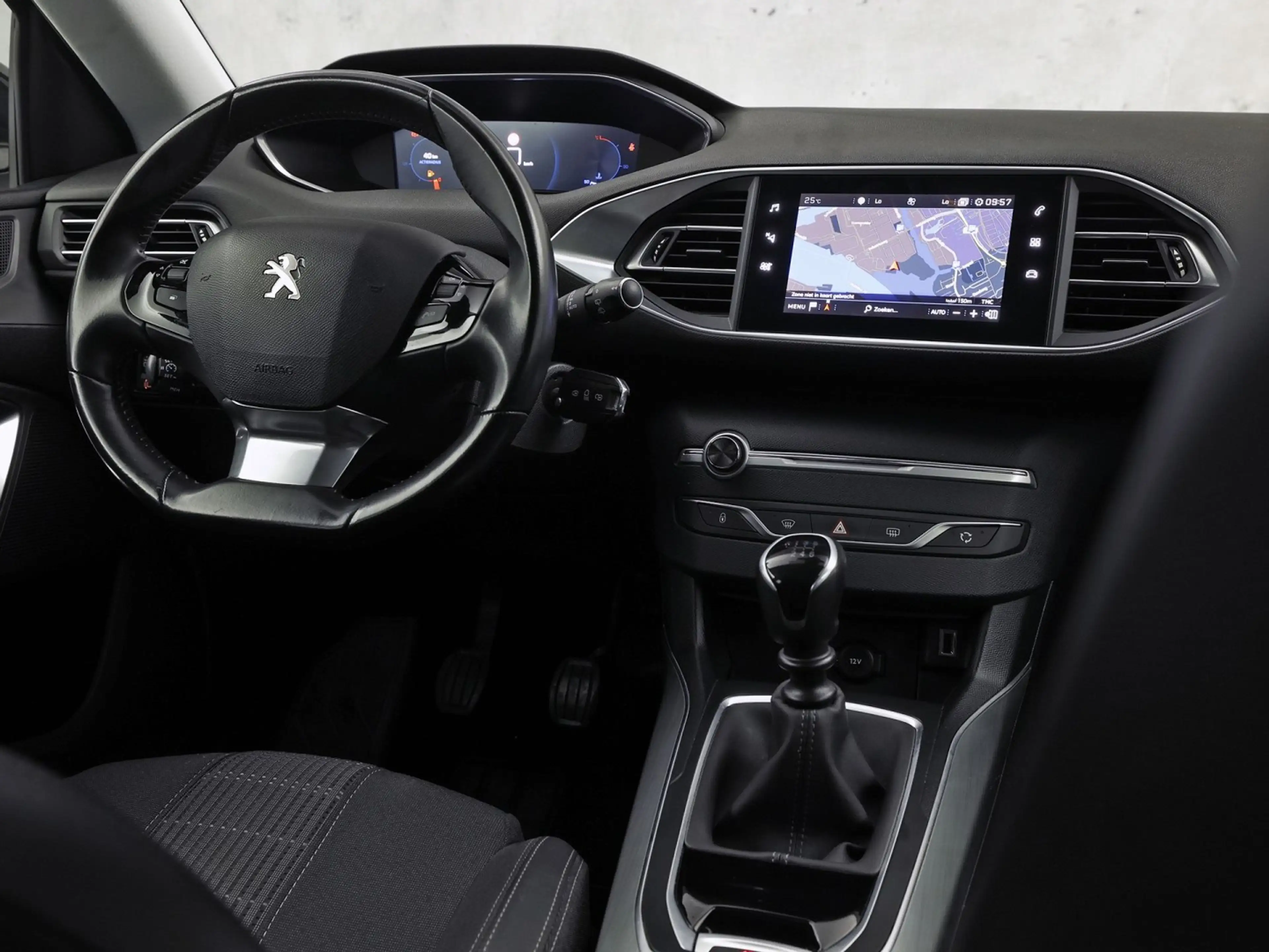 Peugeot 308 SW 1.2 PureTech Premium Sport (VIRTUAL COCKPIT, AP — photo 7