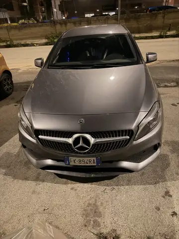 Mercedes-Benz A 200