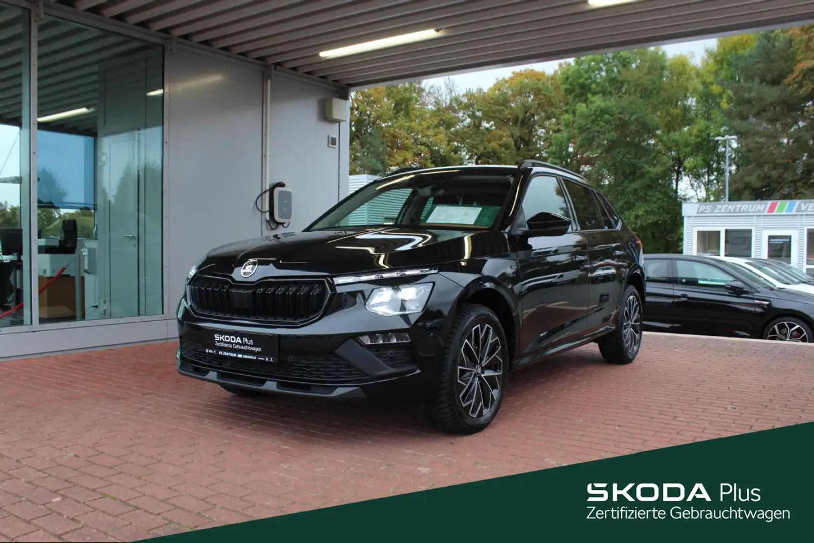 Skoda Kamiq 1.5 TSI DSG Tour LED NAVI SMART-LINK Klima Schwarz - 1