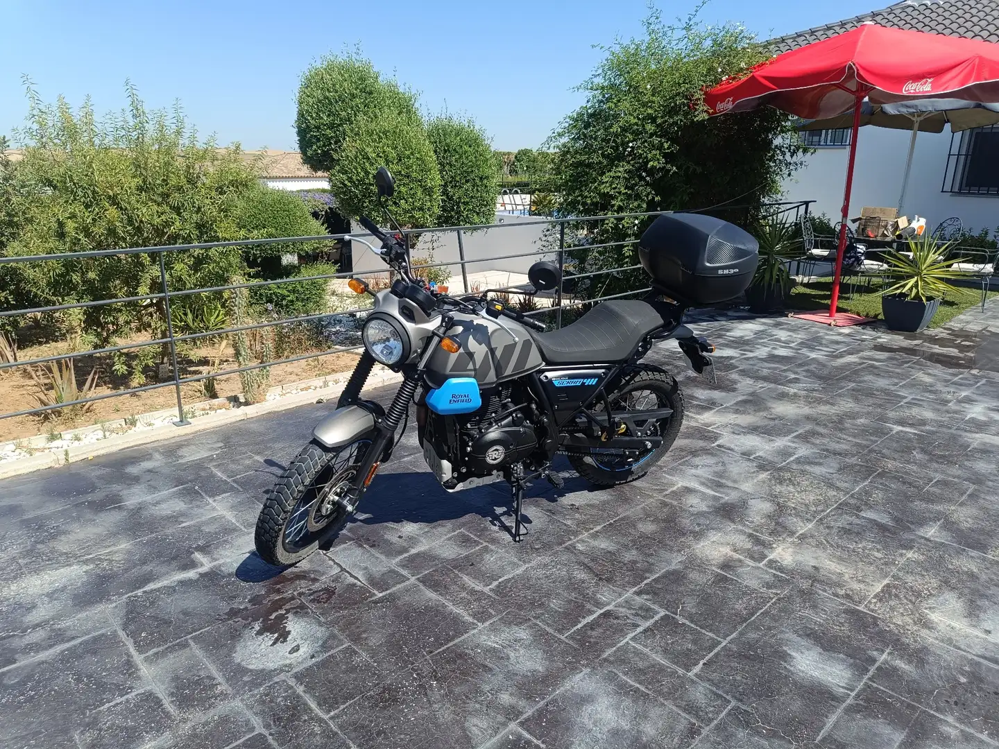 Royal Enfield Scram 411 con cubre Carter maleta trasera y garantía oficial Серый - 1