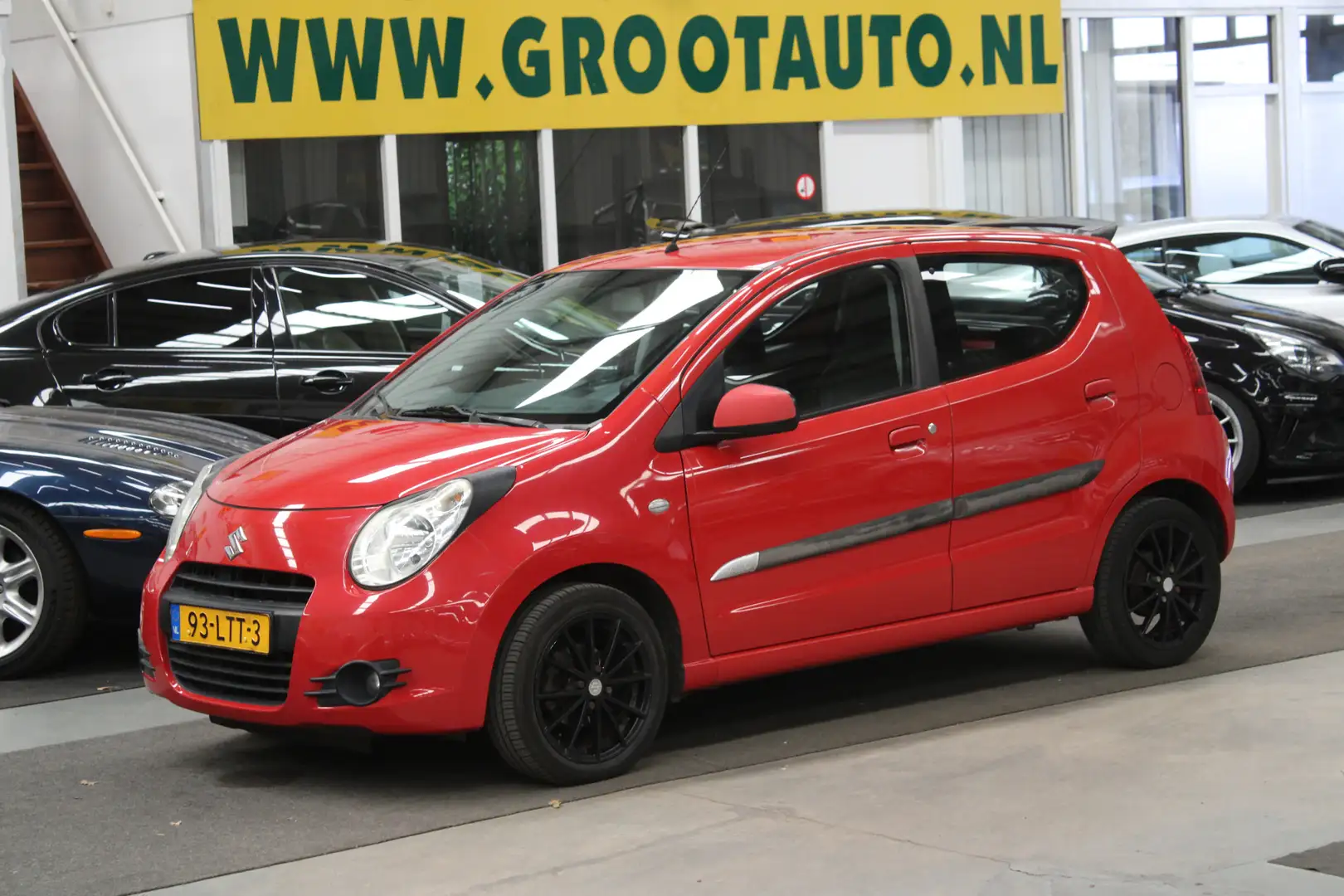 Suzuki Alto 1.0 Exclusive Airco, Stuurbekrachtiging, Isofix Rood - 1