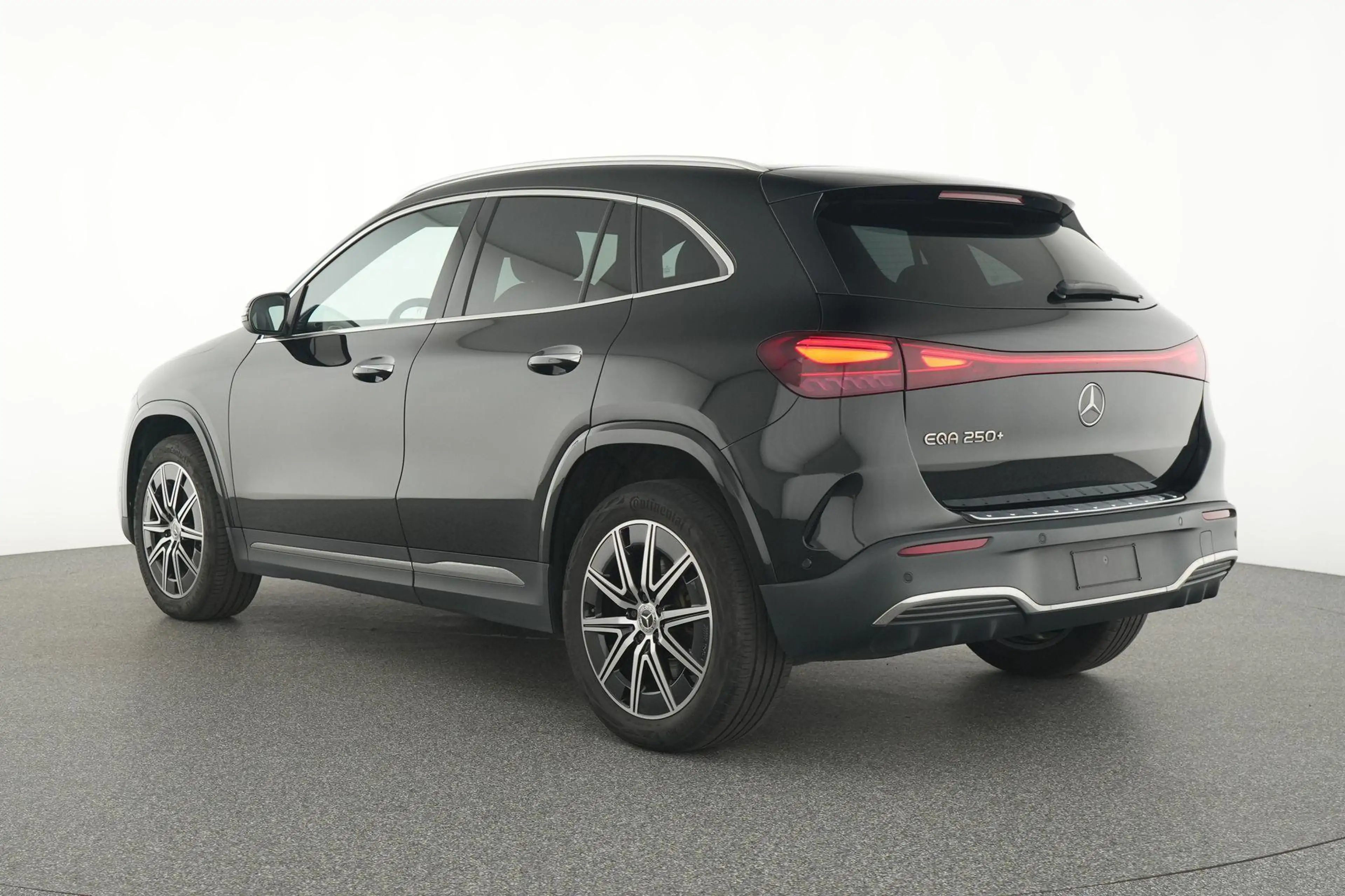 Mercedes-Benz EQA 250 250+ AMG Line — photo 3