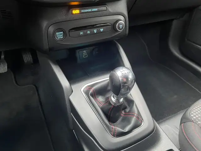 Ford Focus view 15