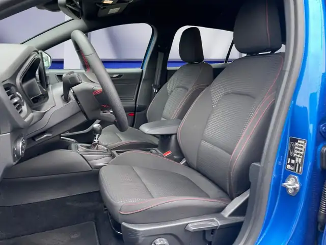 Ford Focus view 8