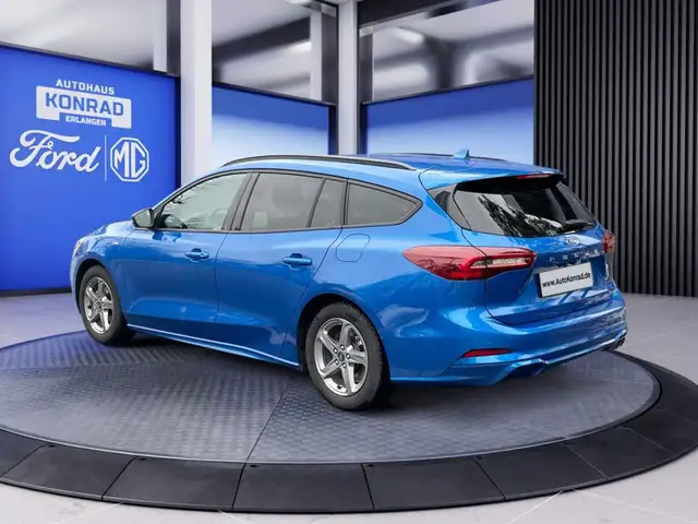Ford Focus view 4