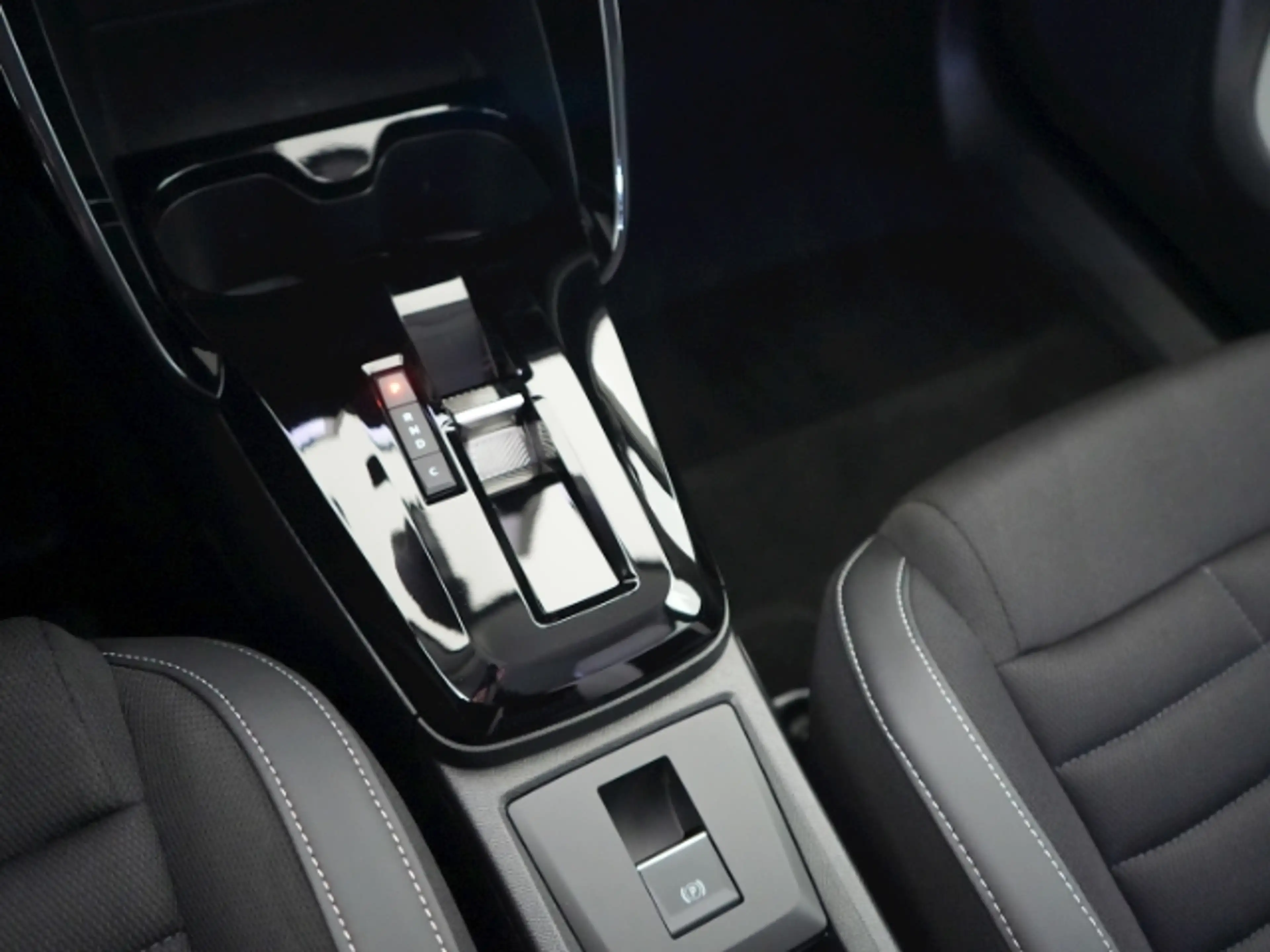 Citroen C3 Aircross STANDARD RANGE MAX 44kWH AT+NAVI+RÜCKFAHRKAMERA+LE — photo 13