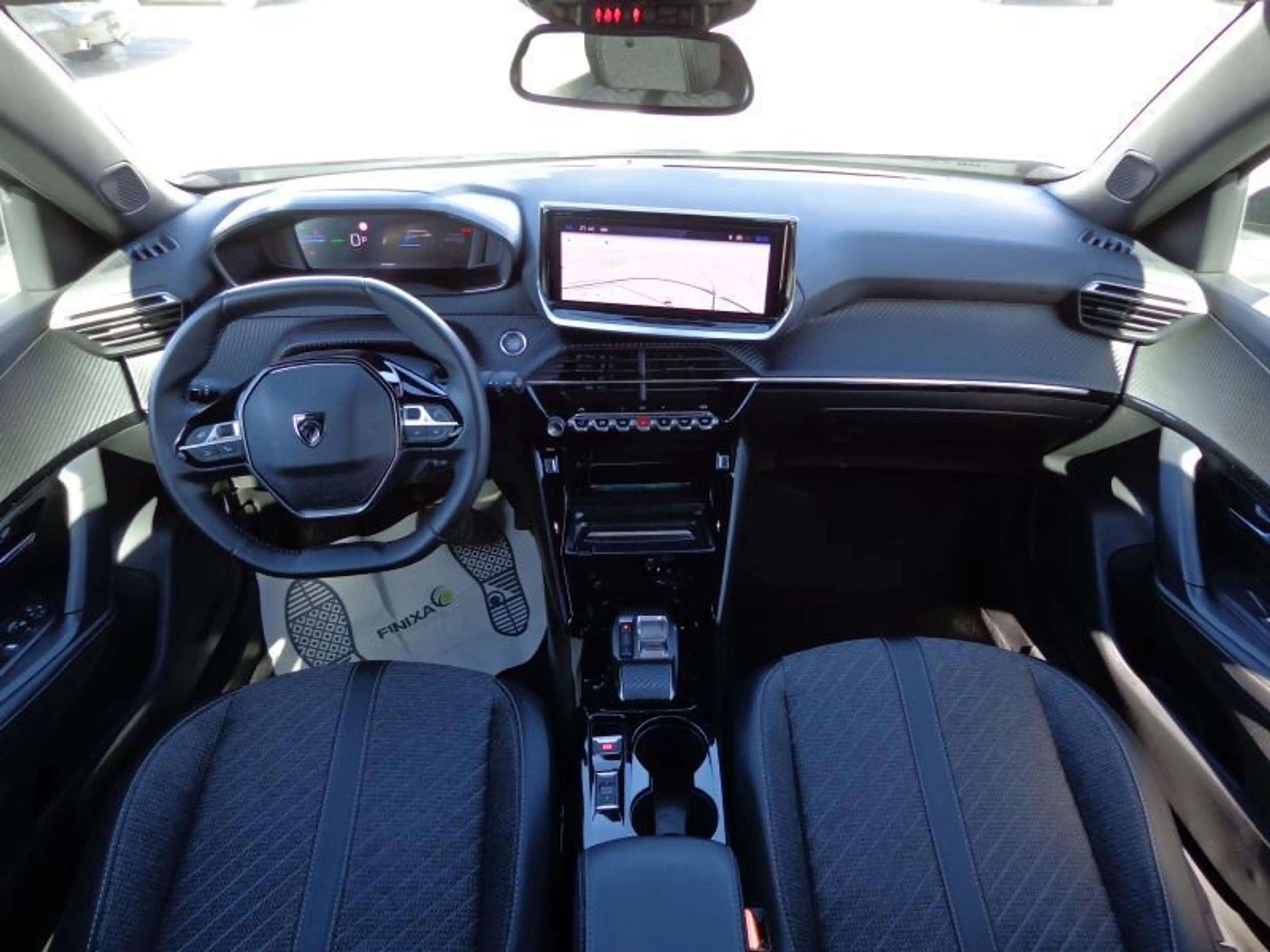 Peugeot e-2008 54Kwh Allure - GPS - Caméra 360° — photo 2
