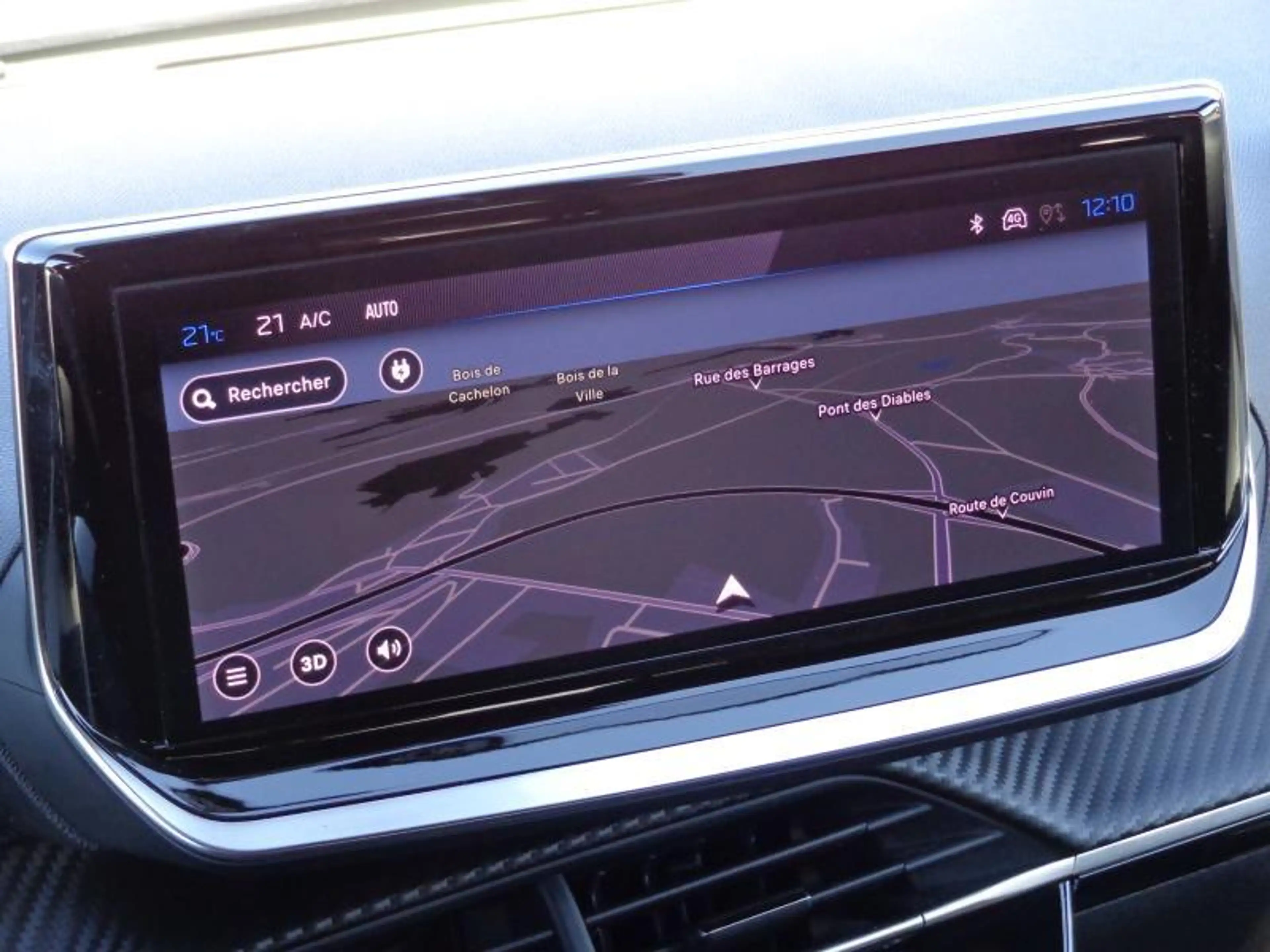 Peugeot e-2008 54Kwh Allure - GPS - Caméra 360° — photo 7