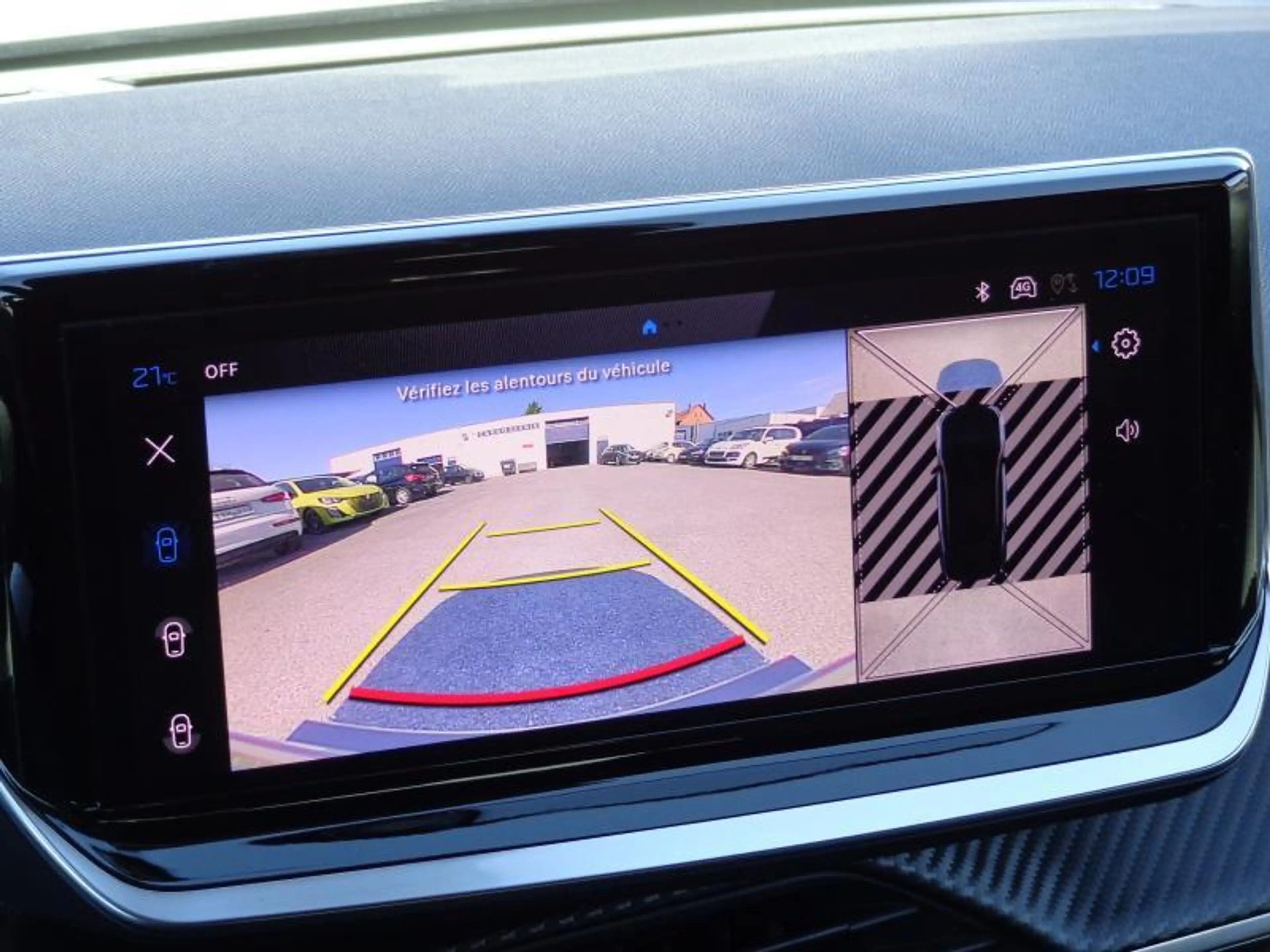 Peugeot e-2008 54Kwh Allure - GPS - Caméra 360° — photo 6