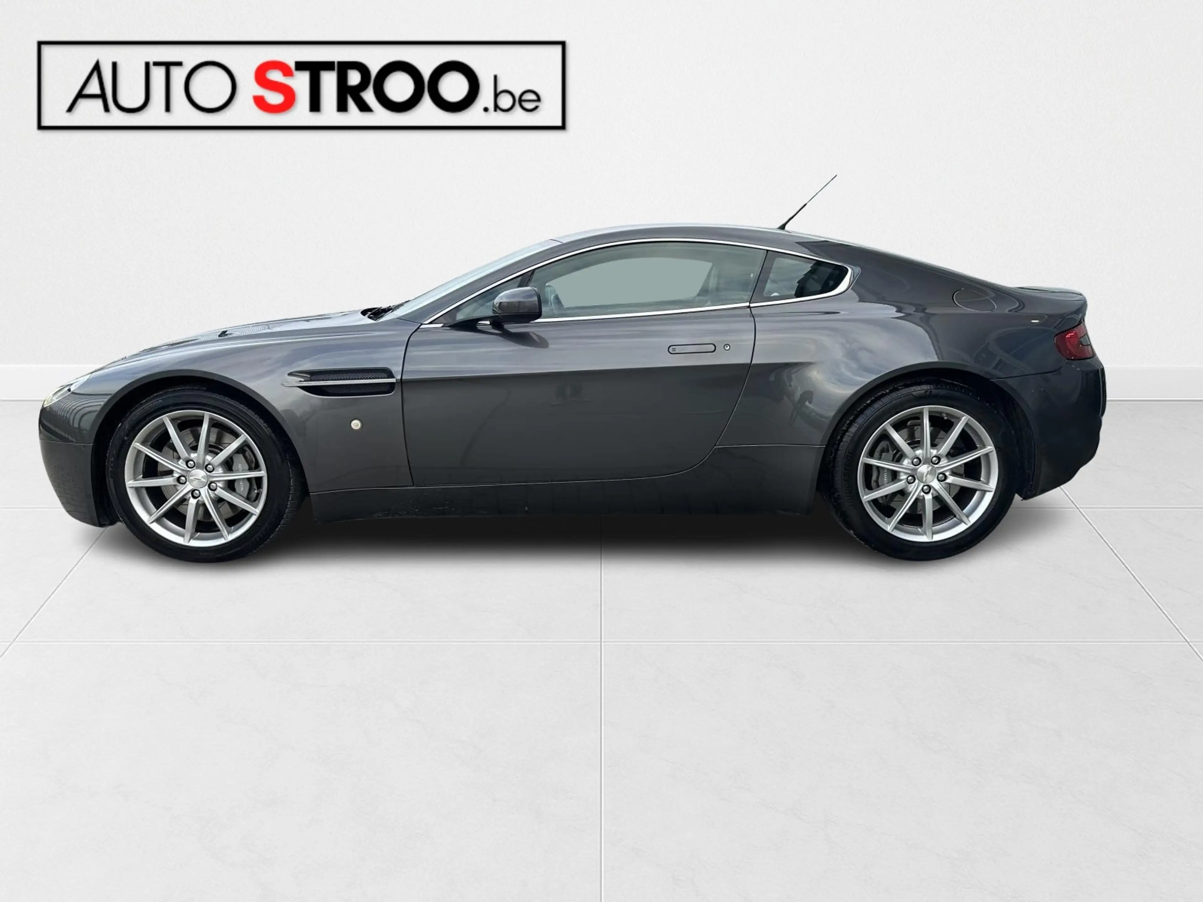 Aston Martin V8 V8 4.3i MANUAL GEAR | 1owner — photo 2