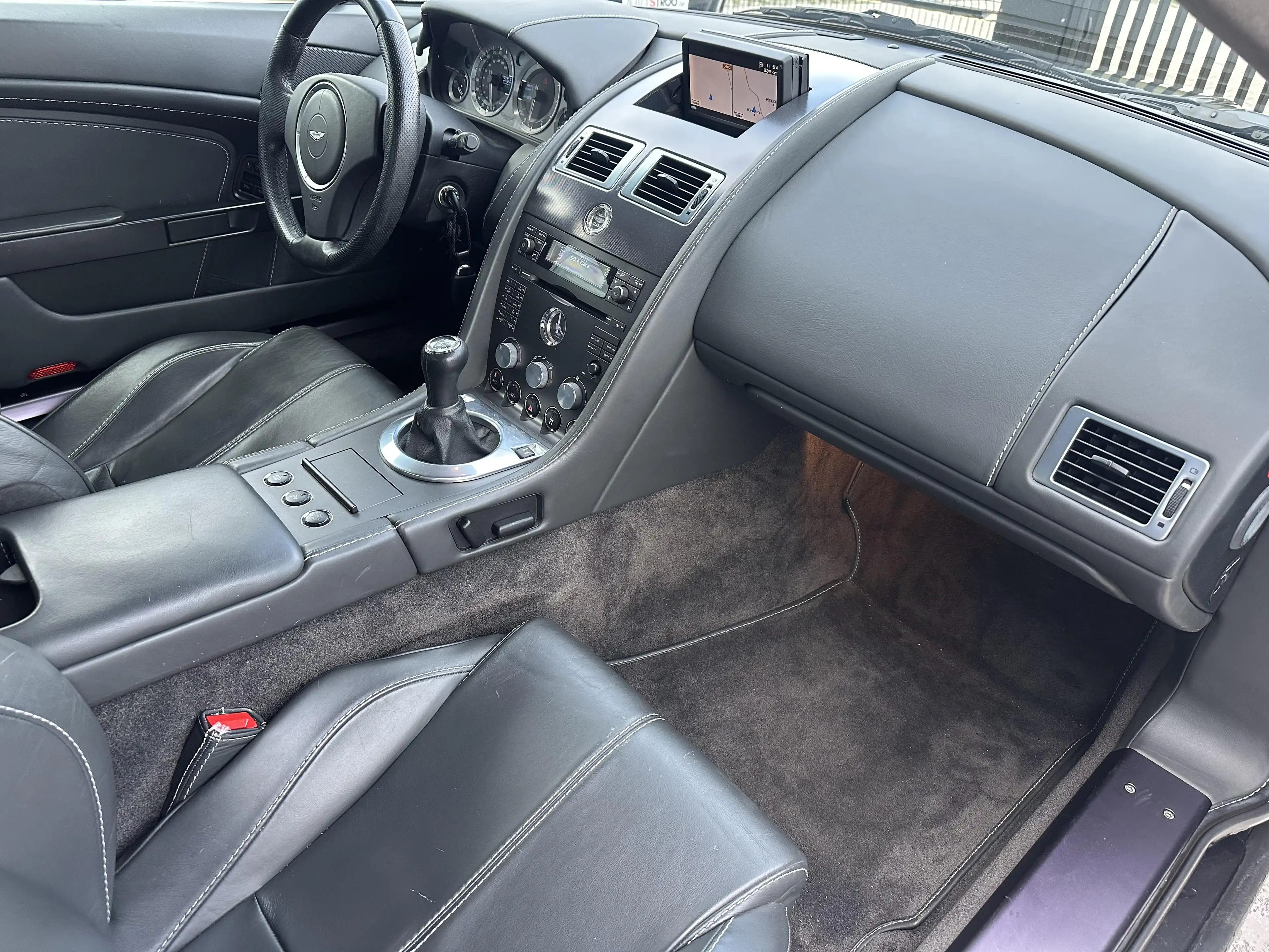 Aston Martin V8 V8 4.3i MANUAL GEAR | 1owner — photo 9