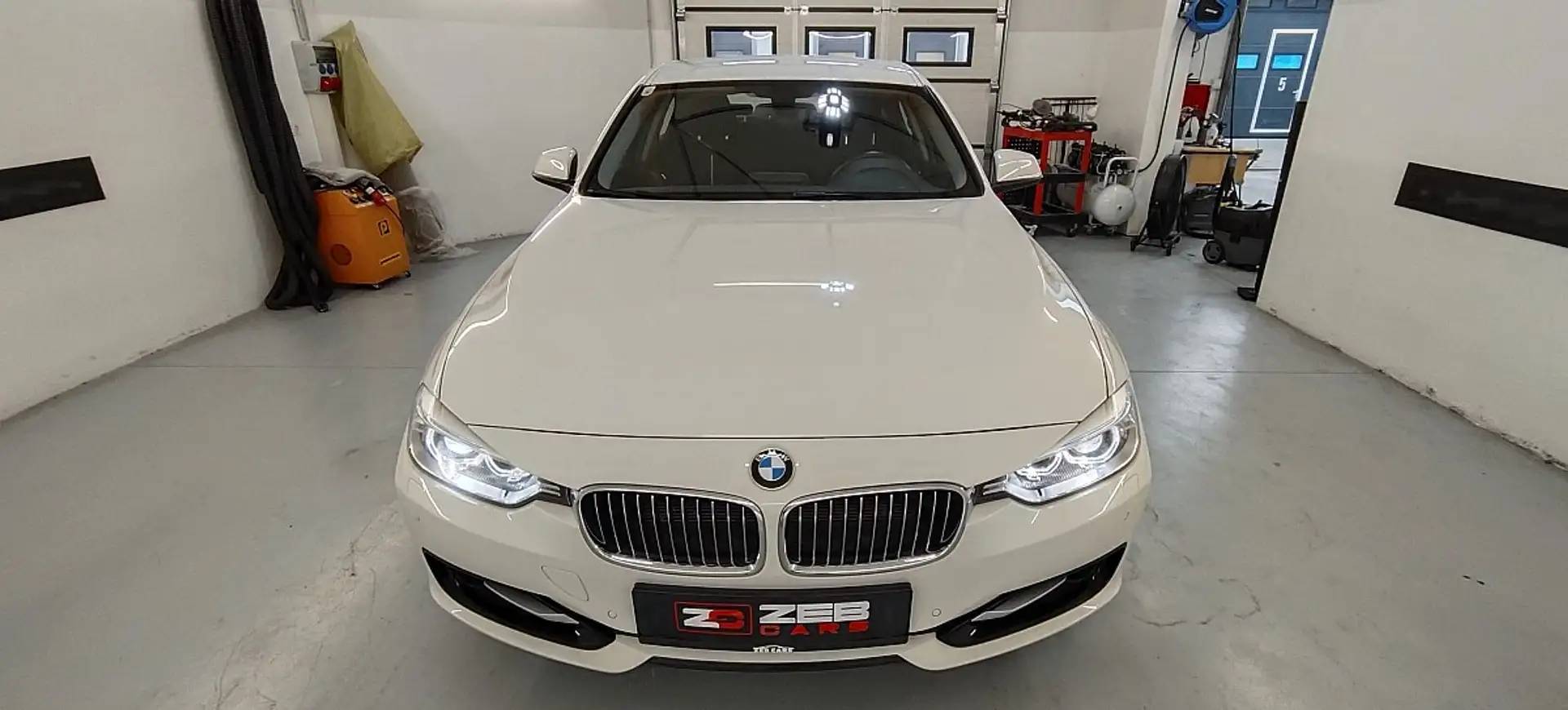 BMW 318 d xDrive Österreich-Paket Weiß - 2
