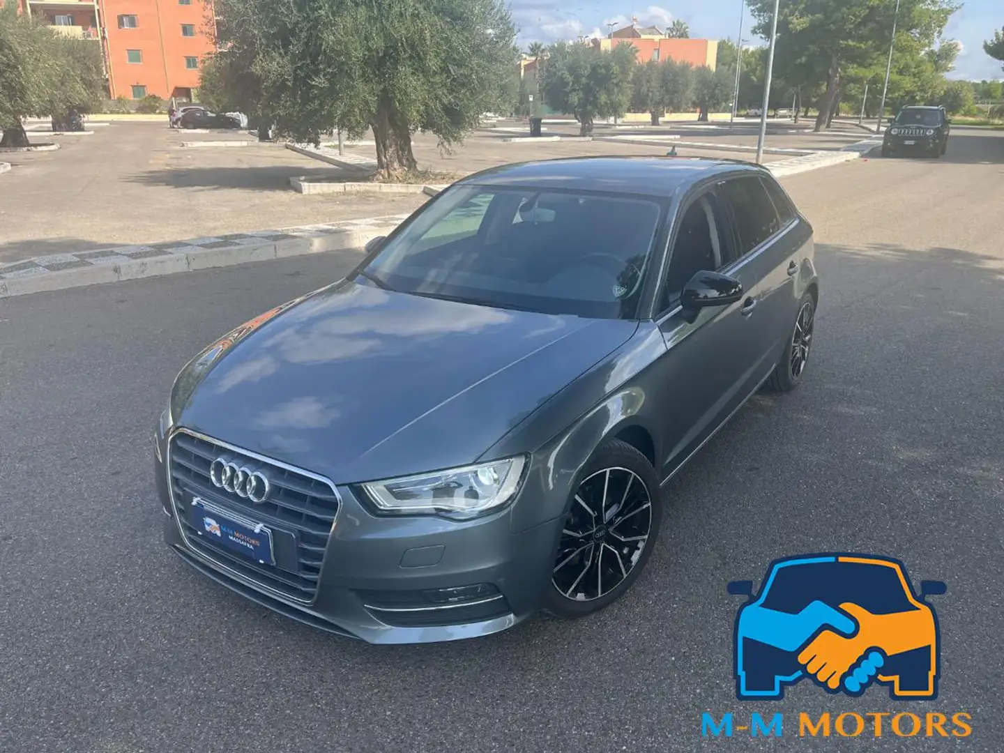 Audi A3 SPB 1.6 TDI clean diesel Ambition Grau - 2
