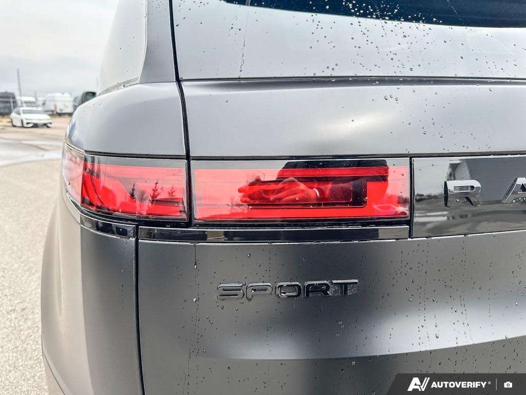 2026 Land Rover Range Rover Sport P530 Dynamic SE thumb 11
