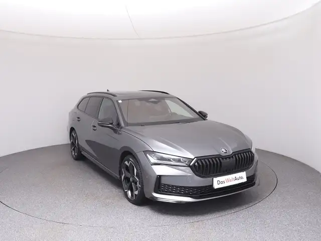 Skoda Superb view 2