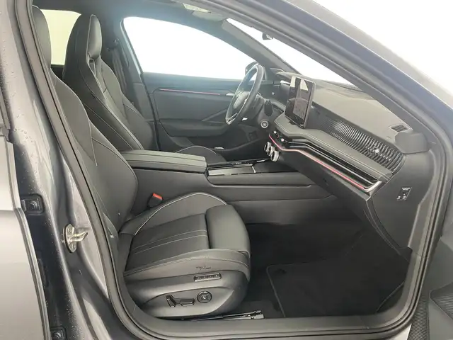 Skoda Superb view 9