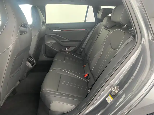 Skoda Superb view 10
