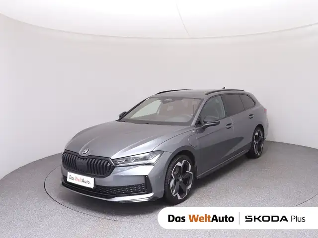 Skoda Superb main image