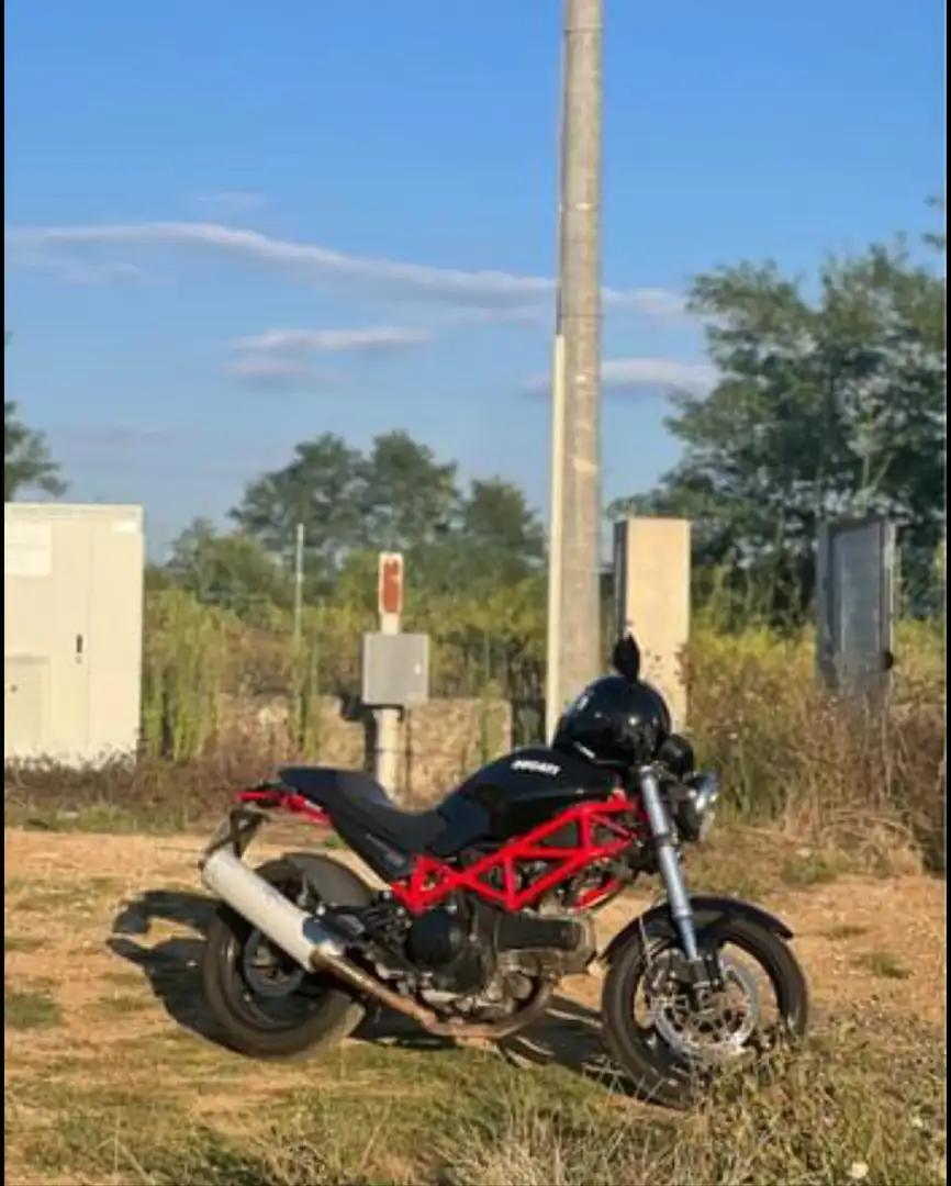 Ducati Monster 695 Noir - 1