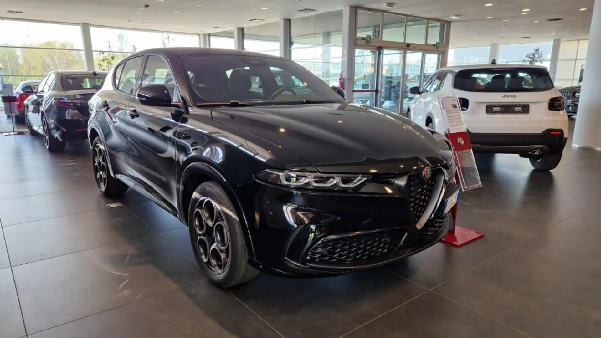 Alfa Romeo Tonale 1.5 160 CV MHEV TCT7 Sprint Чорний - 2