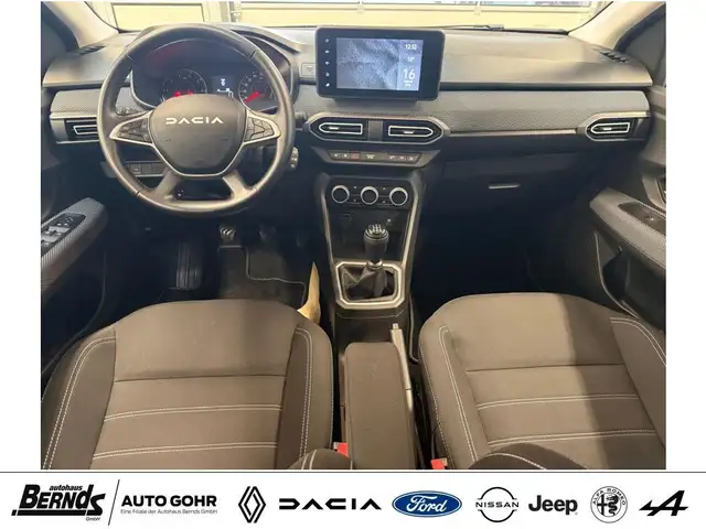 Dacia Sandero view 10