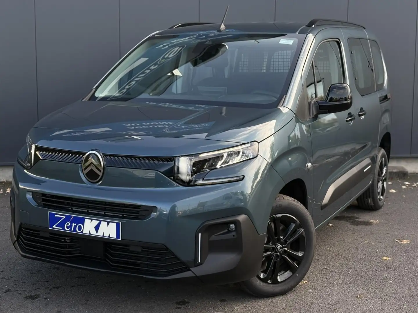 Citroen Berlingo MULTISPACE M 1.5 BlueHDI 130 EAT8 Max avec Caméra et Clé mains libres Albastru - 2