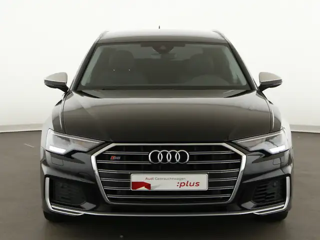 Audi S6 view 3