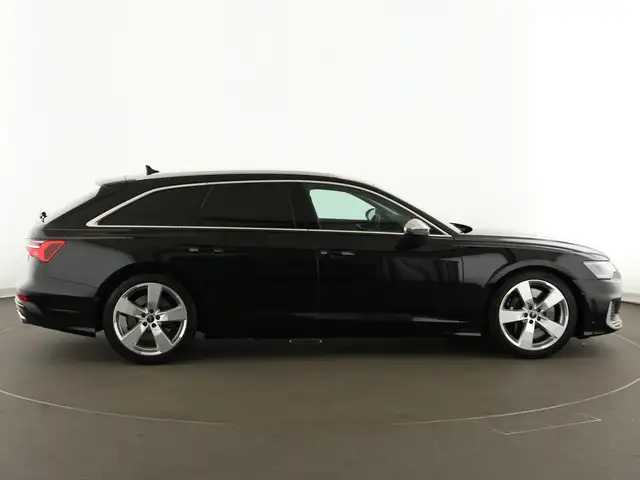 Audi S6 view 8