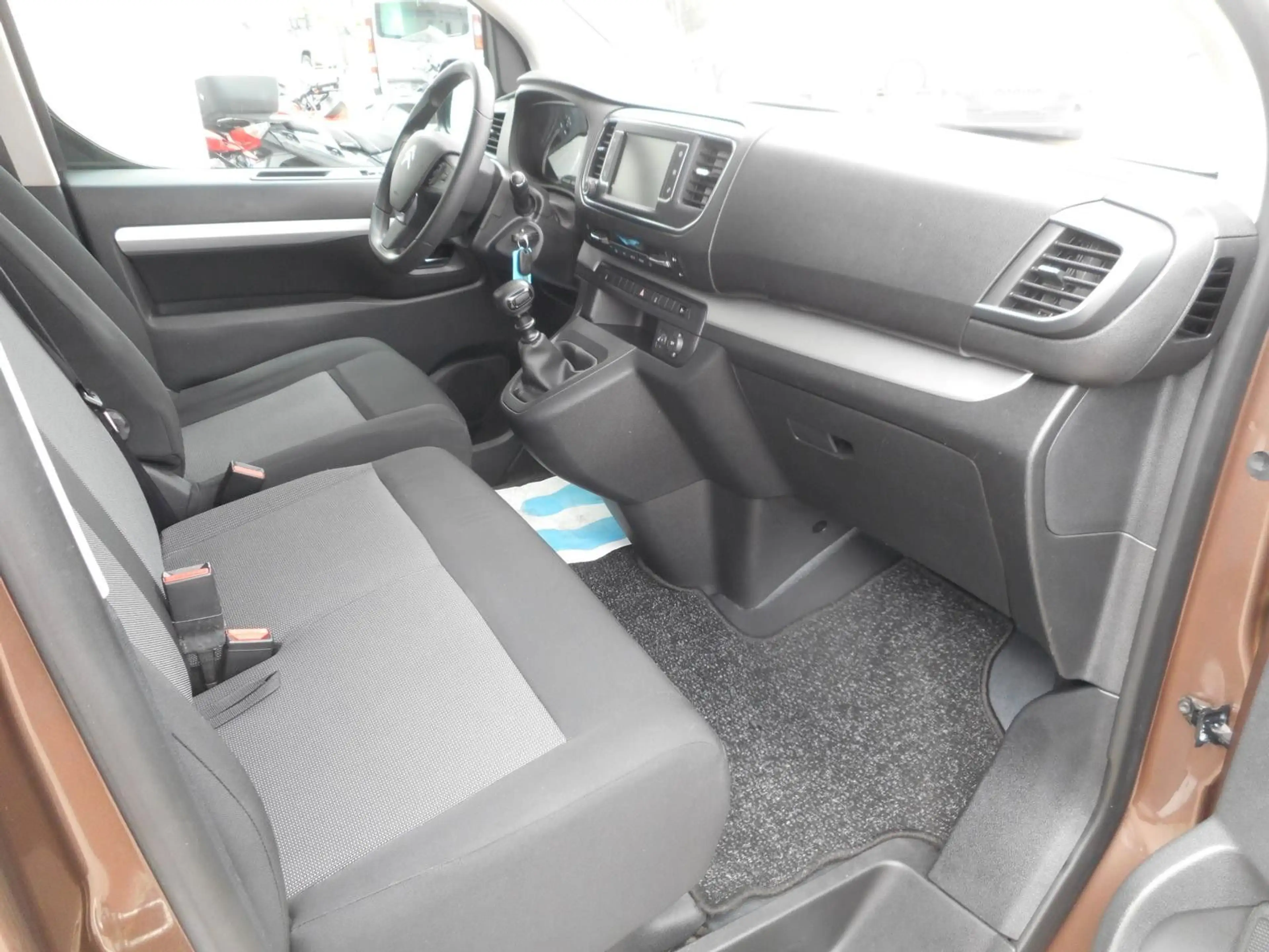 Citroen Spacetourer Spacetourer BHDI150 Business M — photo 10