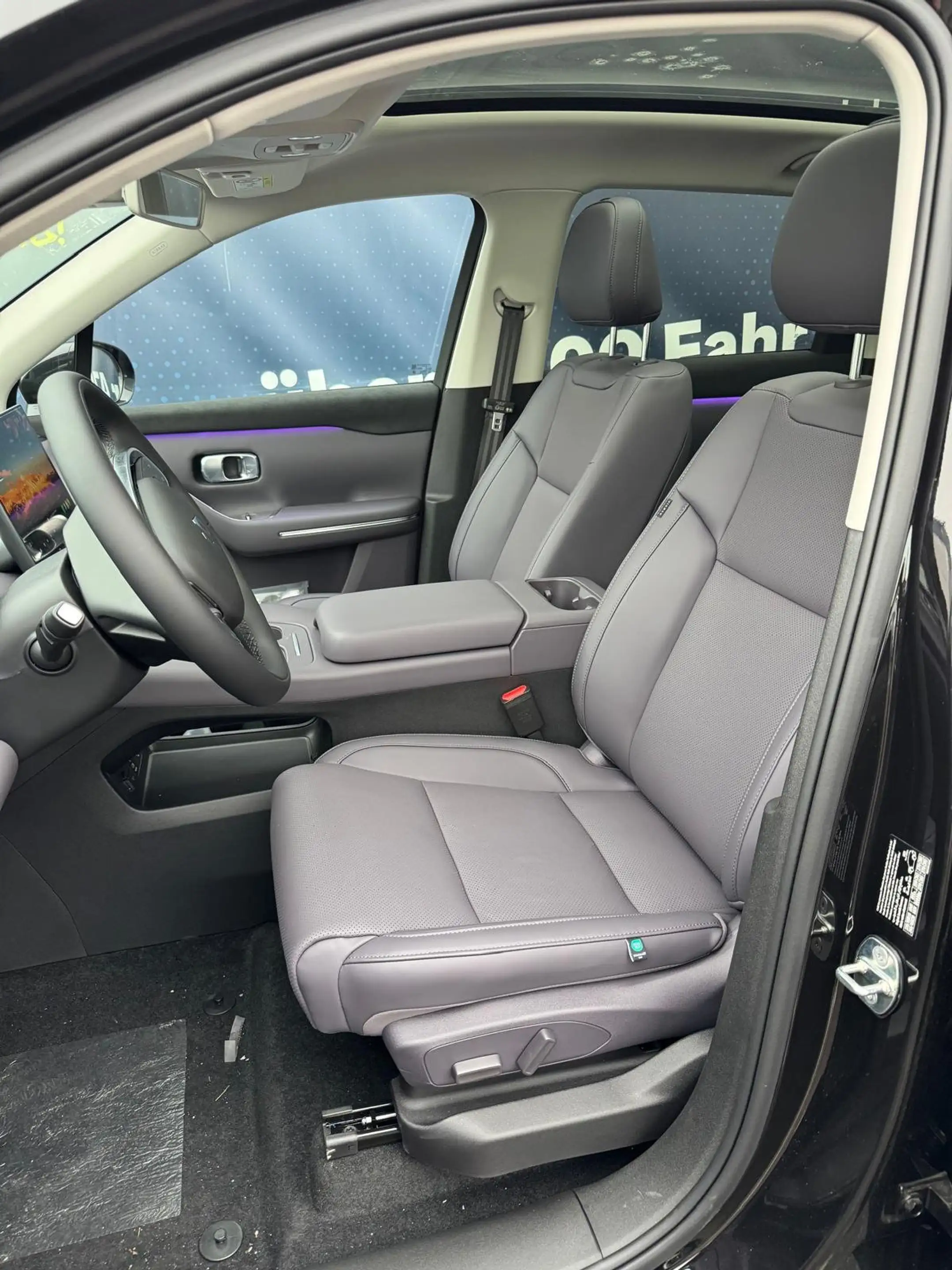 Leapmotor C10 C10 REEV 28,4 kWh Design — photo 8