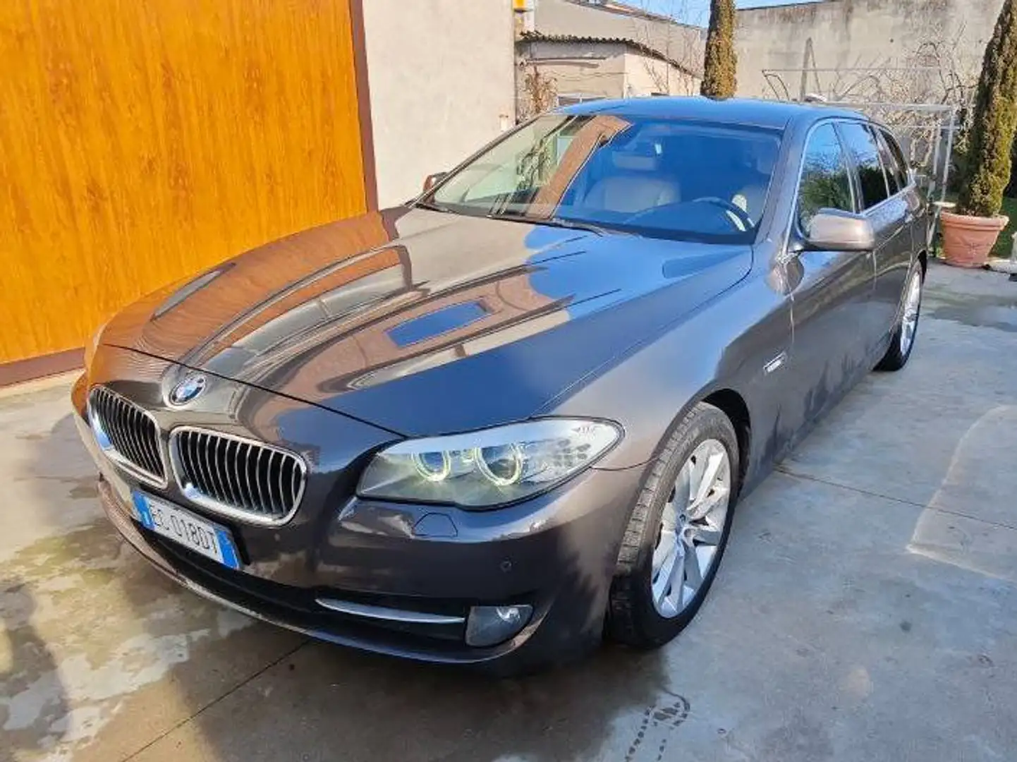 BMW 525 Serie 5 F11 Touring525d 3.0 Bruin - 1