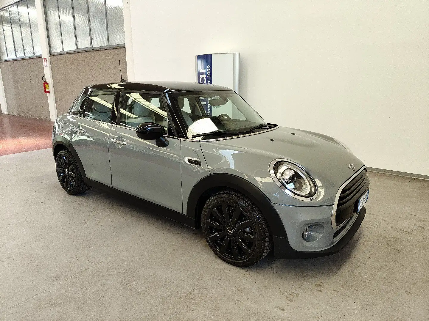 MINI Cooper 1.5 136 CV 5 Porte auto Pelle Cruise Fari LED 17” Grigio - 2
