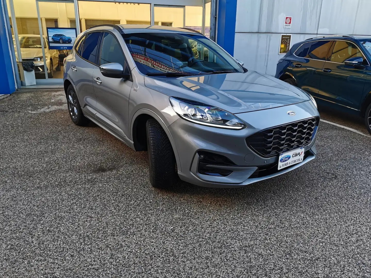 Ford Kuga 1.5 EcoBlue 120cv aut. 2WD ST-Line Gris - 2
