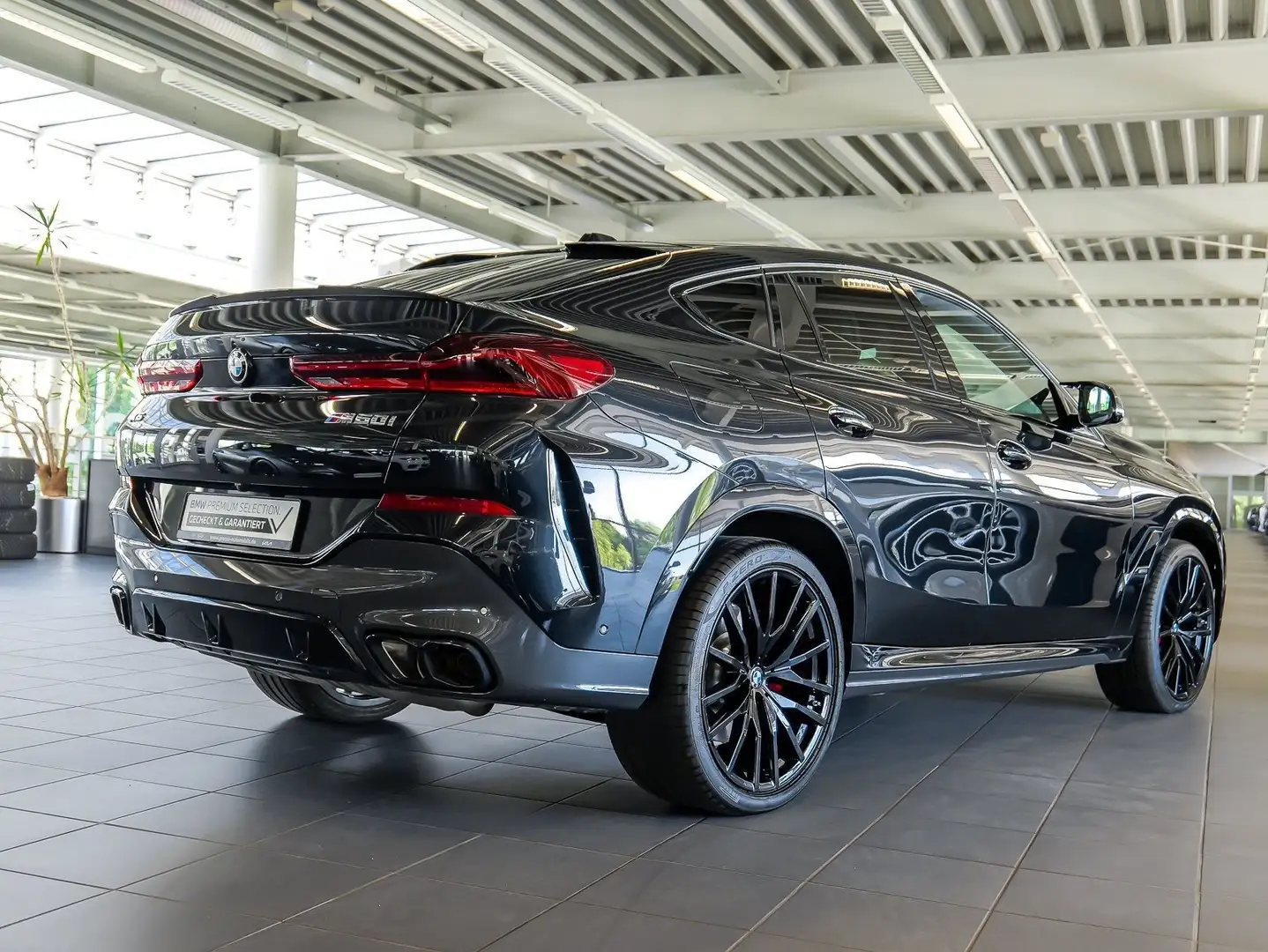 BMW X6 M60i xDrive M Sport NAVI LED Sound Syst. DAB Schwarz - 2