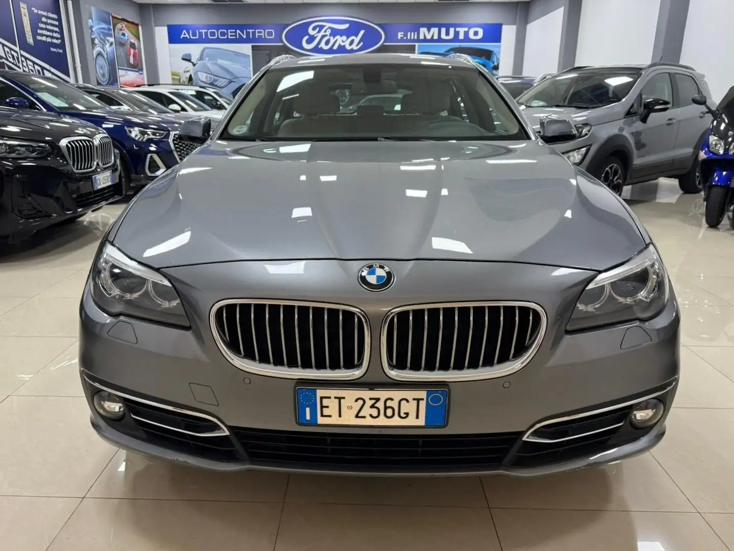 BMW 525 525d Touring xdrive Business auto E6 Gris - 2