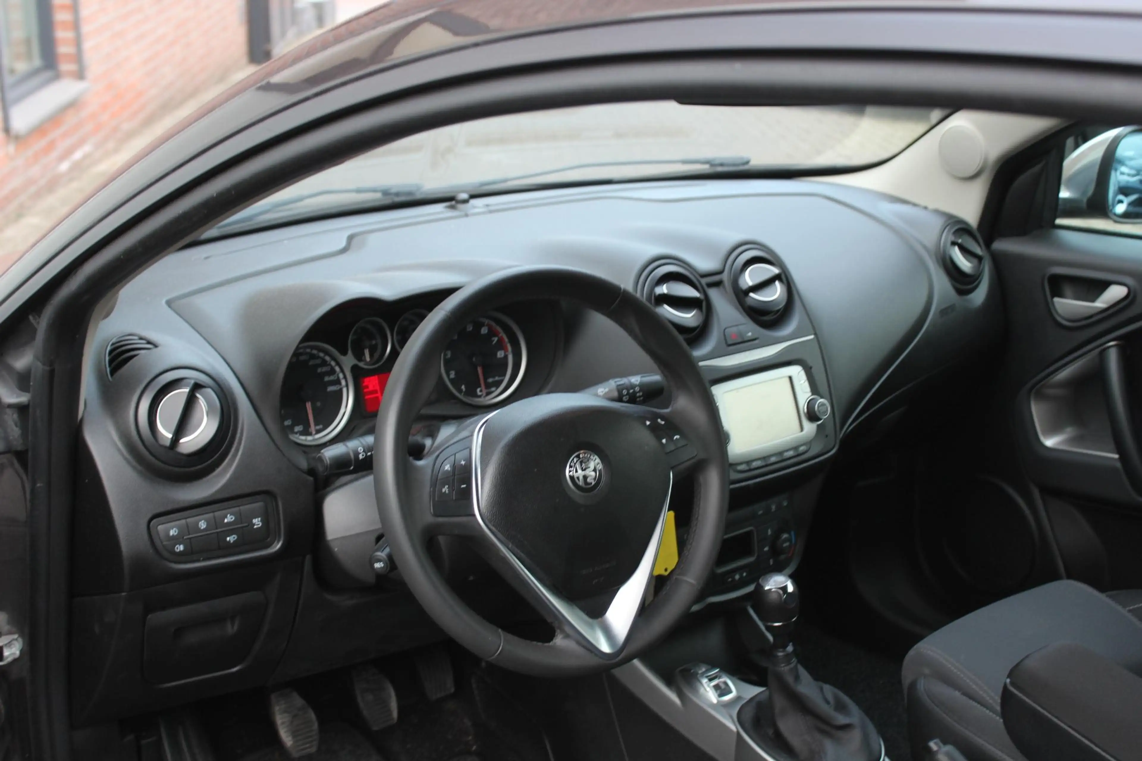 Alfa Romeo MiTo 0.9 TwinAir ECO Business Super — photo 4