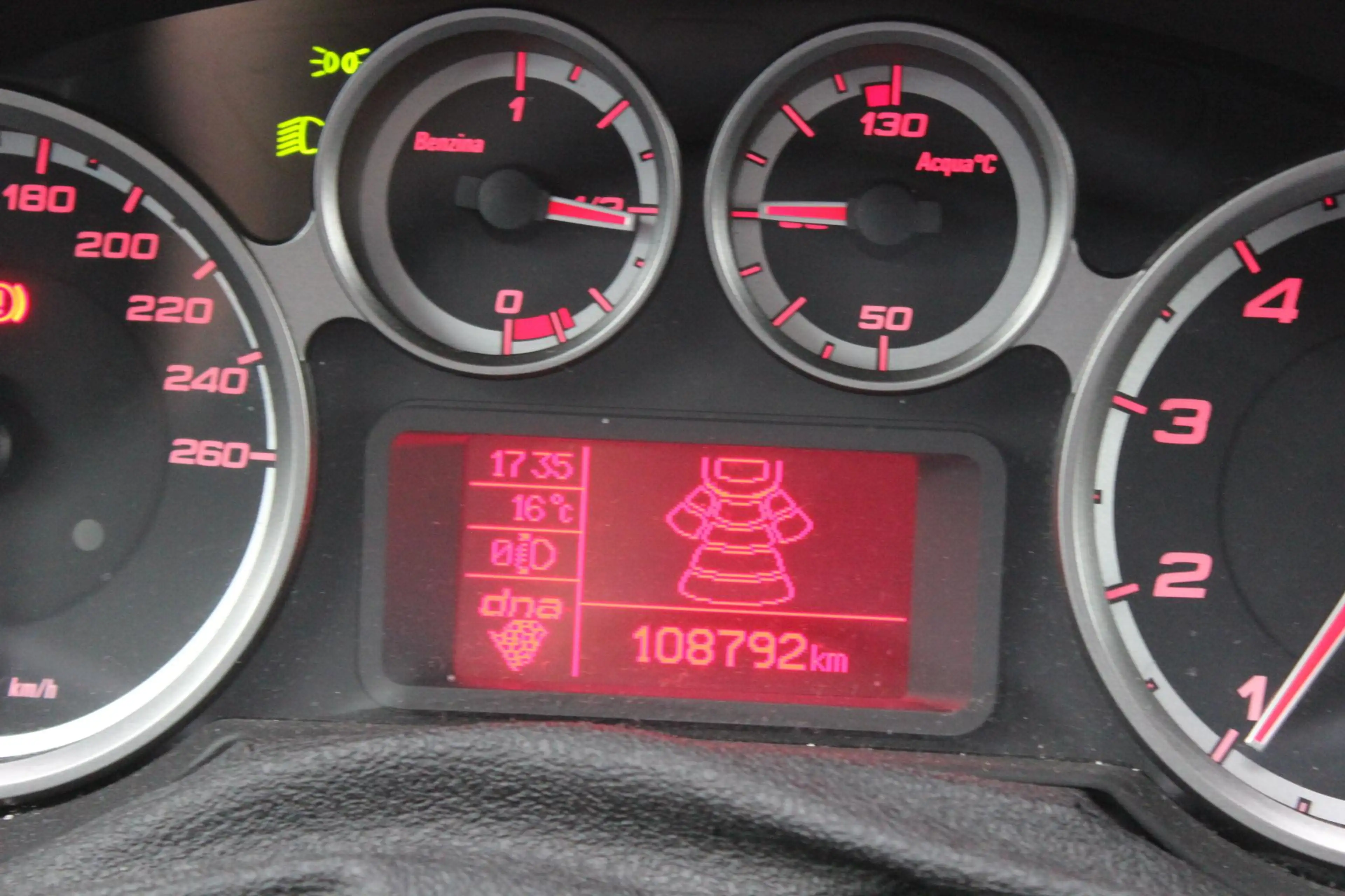 Alfa Romeo MiTo 0.9 TwinAir ECO Business Super — photo 23