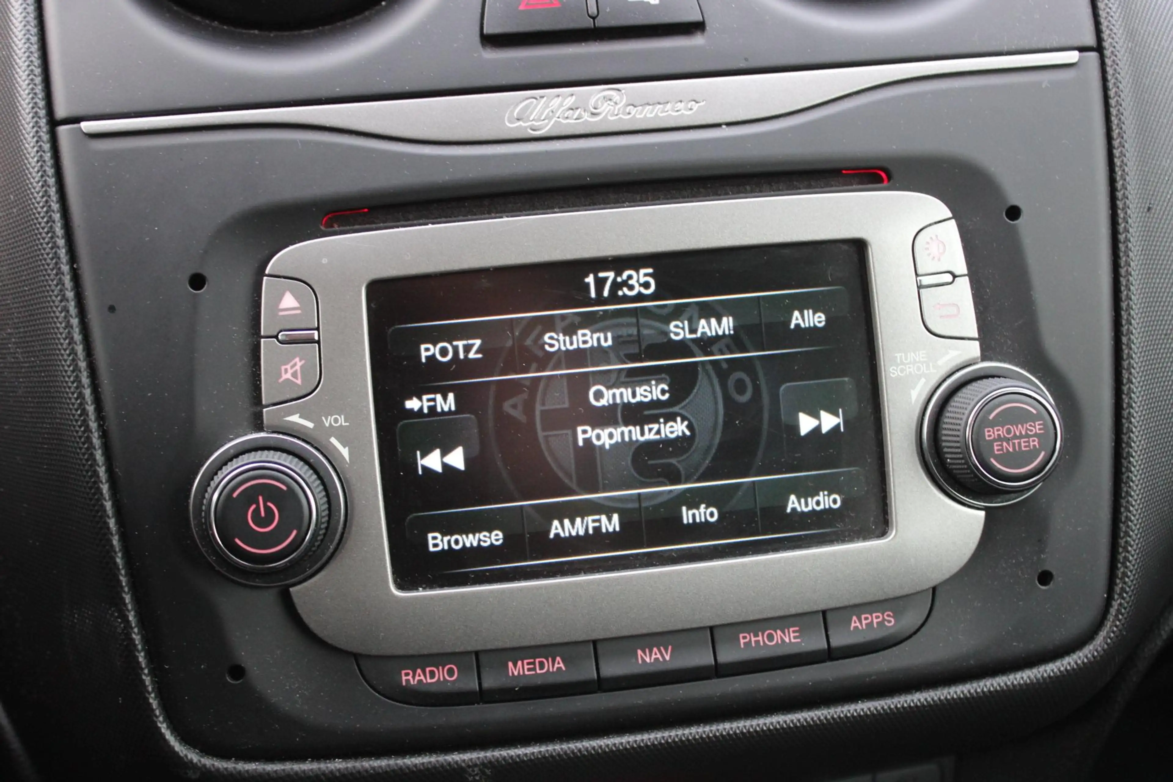 Alfa Romeo MiTo 0.9 TwinAir ECO Business Super — photo 16