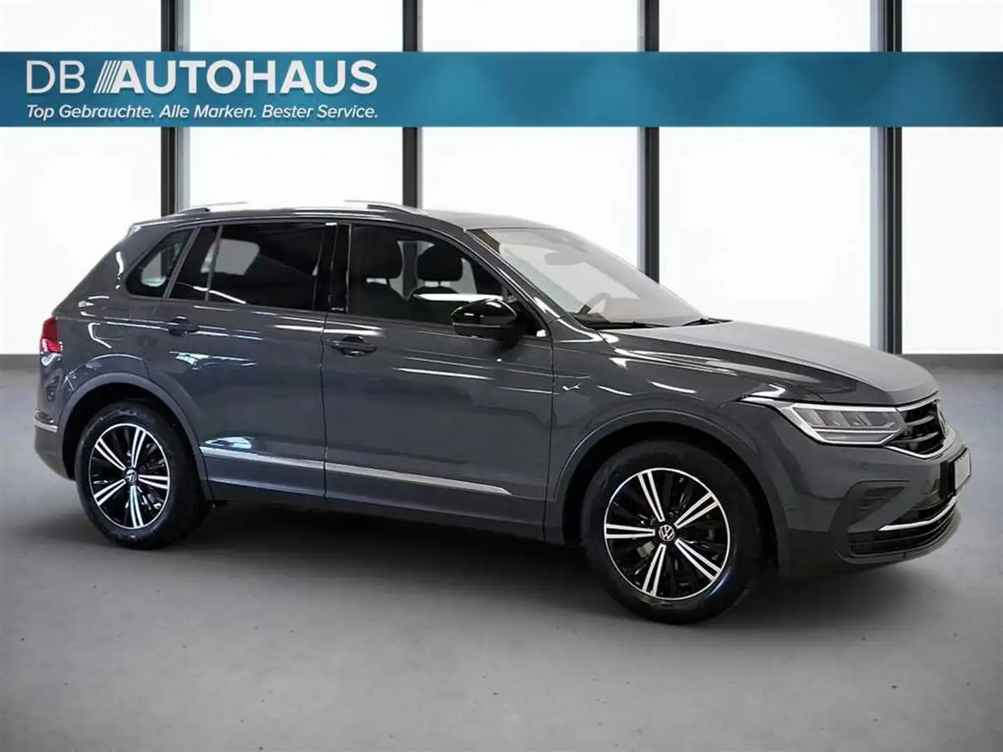 Volkswagen Tiguan Active 1.5 TSI DSG Grau - 2