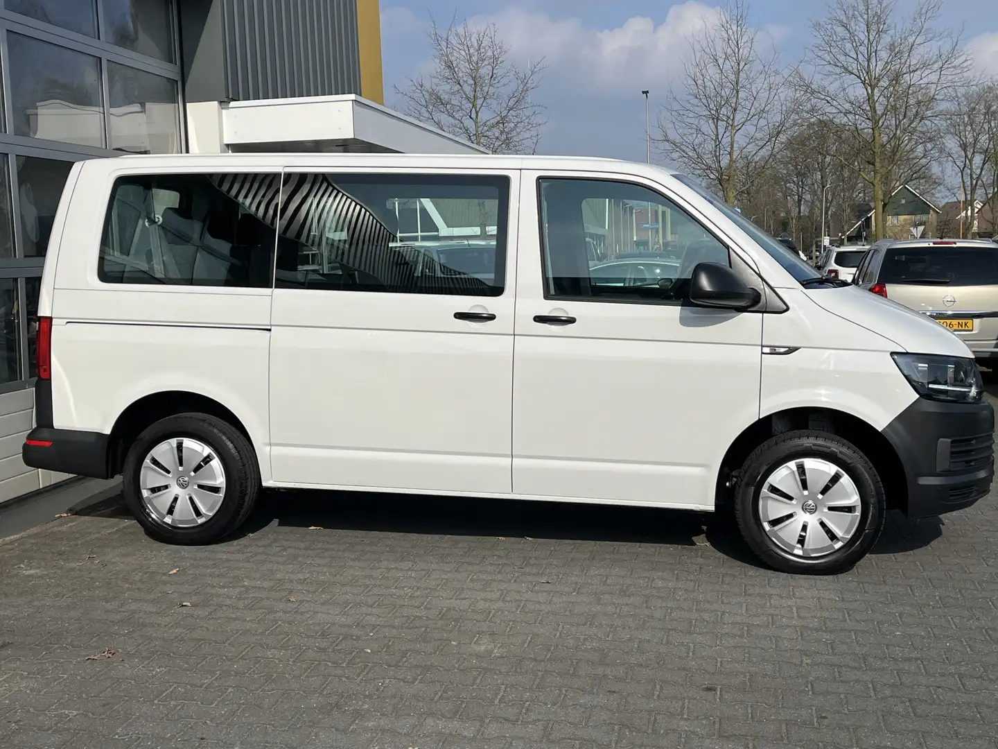 Volkswagen 9-persoons 2.0 TDI L1H1 Incl. BTW Airco EURO 6 Com Alb - 2