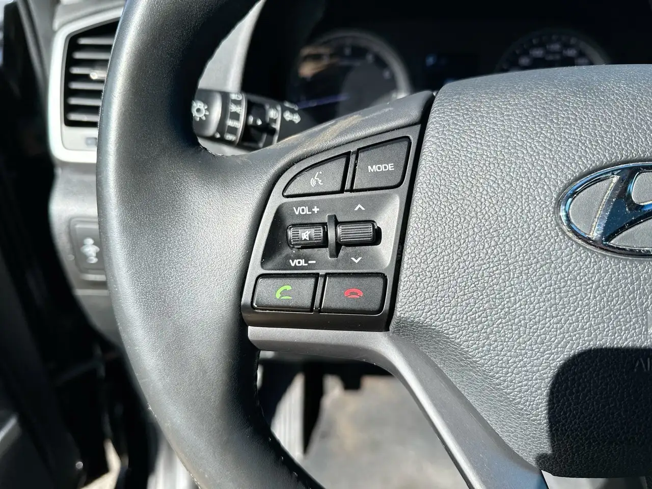 Hyundai TUCSON снимка Hyundai TUCSON