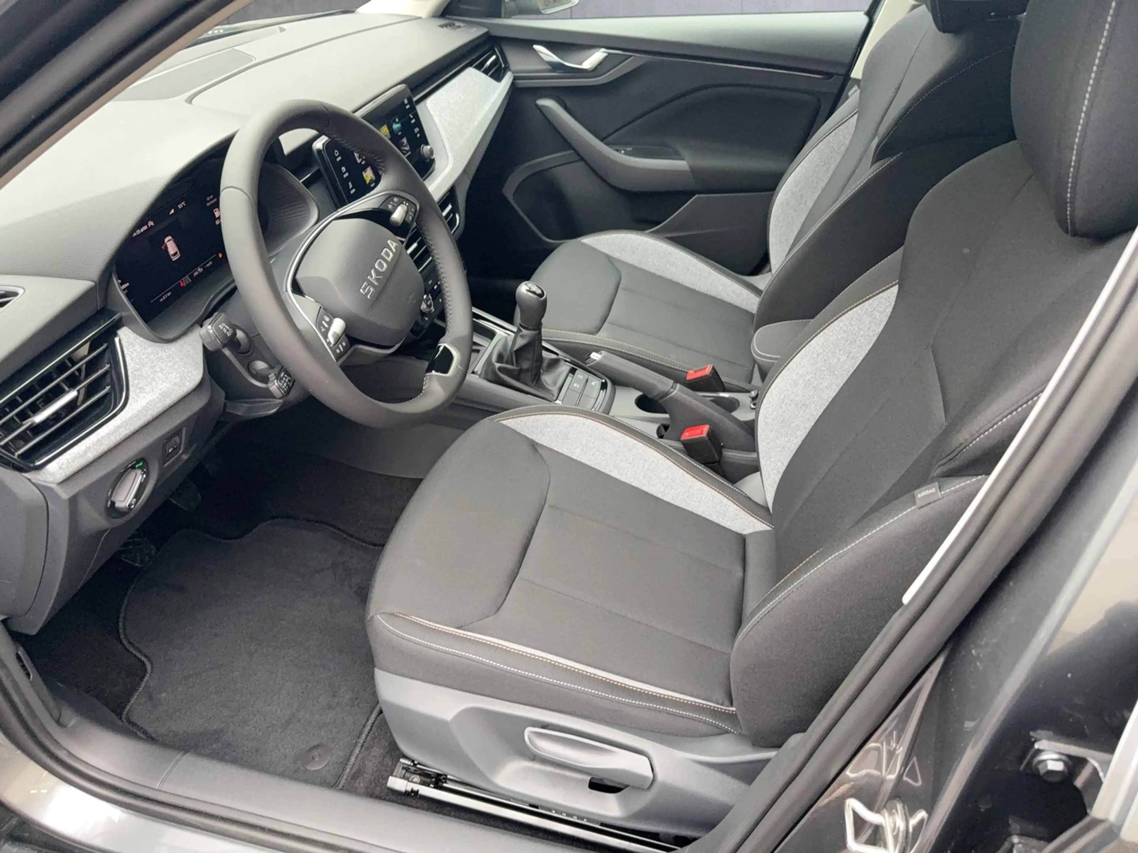 Skoda Kamiq Selection TSI — photo 8