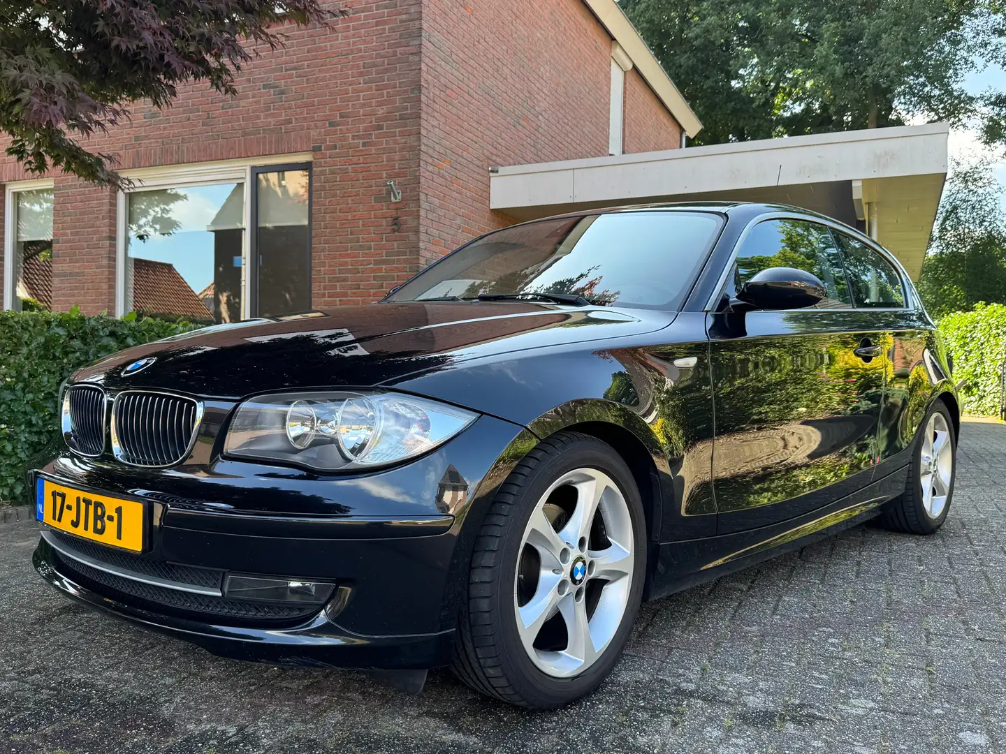 BMW 116 116 116i Business Line Zwart - 1