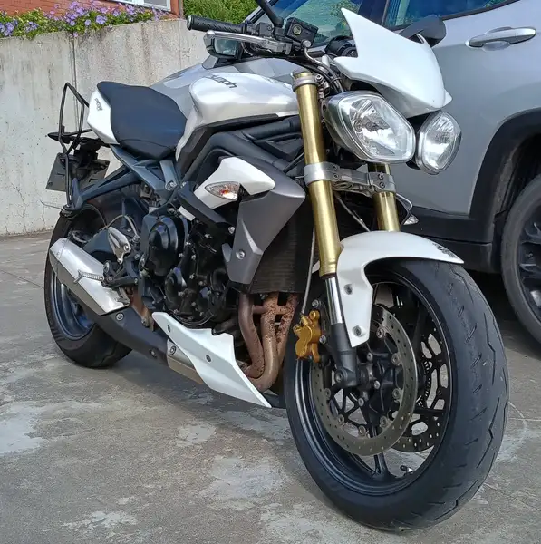Triumph Street Triple - foto 2