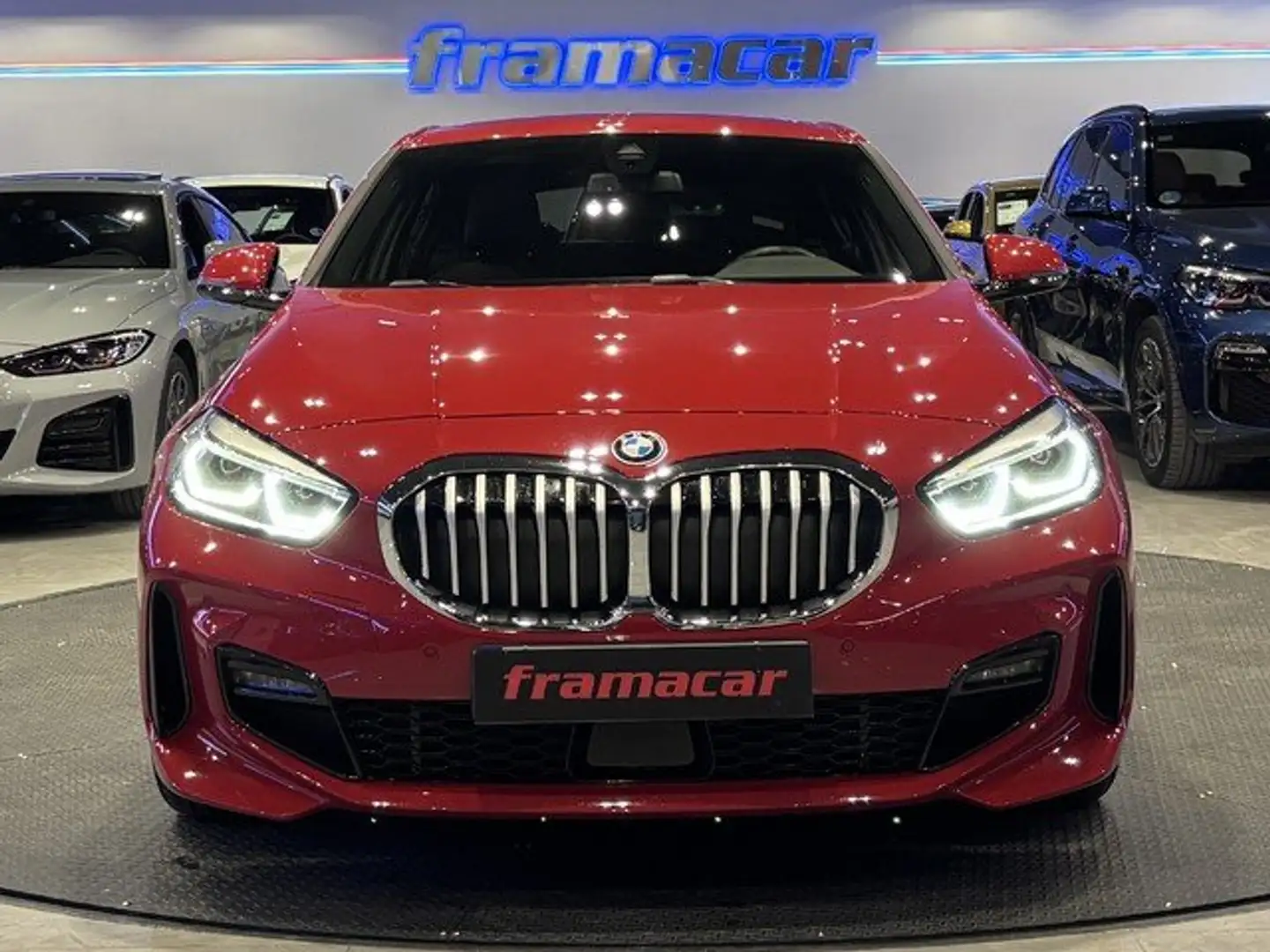 BMW 118 118iA Rojo - 2