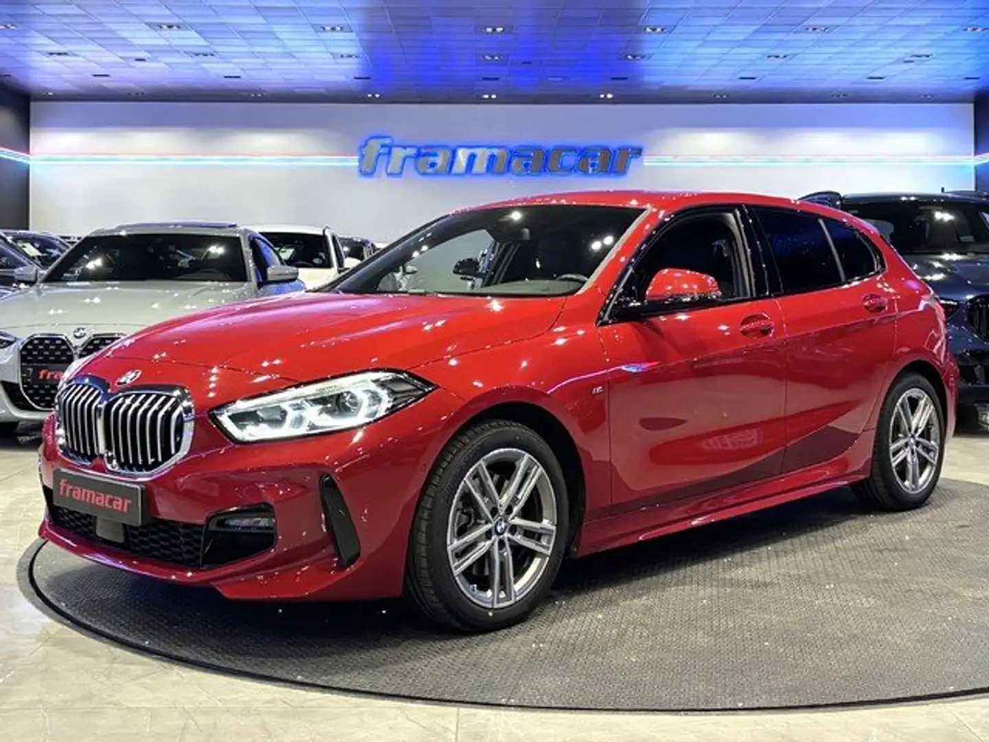 BMW 118 118iA Rojo - 1